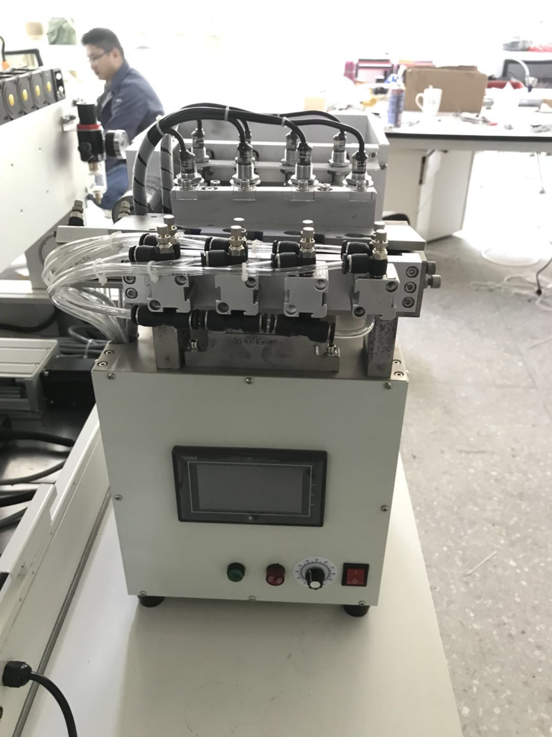 Type de machine d'alimentation de vis de turbine d'inspection automatique pour la machine de verrouillage de vis multi-lots